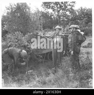 NEUES RECCE CORPS IN AKTION - Tarnung des Bren-Trägers, britische Armee Stockfoto