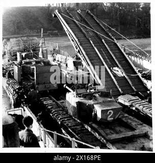 Eine spezielle Vorrichtung, Load 5, ermöglicht es Panzern der britischen Armee, während des Trainings und der operativen Übungen außergewöhnlich steile Steigungen zu besteigen. Stockfoto