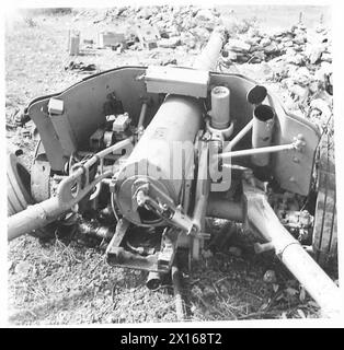 TUNIS : LETZTE PHASEN VOR DER EROBERUNG DER STADT - Nahaufnahme des Bruchs der neuen Art der deutschen Panzerabwehrkanone British Army Stockfoto