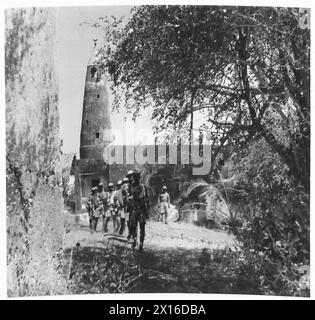 DIE ROYAL WEST AFRICAN GRENZTRUPPE AN DER KENIANISCH-ITALIENISCHEN GRENZE SOMALILAND - Eine Sektionswache an einer vordersten Position der britischen Armee Stockfoto