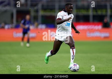 Mailand, Italien. April 2024. Zito Luvumbo von Cagliari Calcio in Aktion während des Spiels der Serie A zwischen dem FC Internazionale und Cagliari Calcio im Stadio Giuseppe Meazza am 14. April 2024 in Mailand Italien. Quelle: Marco Canoniero/Alamy Live News Stockfoto