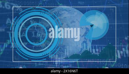 Bild des Globus, Verarbeitung von Kreisen, Diagrammen und Finanzdaten auf dem digitalen Bildschirm Stockfoto