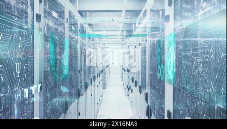 Bild des menschlichen Gehirns und der Mikroprozessoranschlüsse über dem Computerserverraum Stockfoto