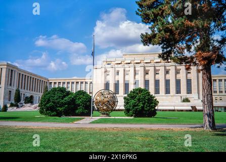 Palast der Nationen, Palais des Nations mit dem Wilson-Globus, erbaut 1929-1938, seit 1966 europäisches Hauptquartier der Vereinten Nationen, Genf, Switz Stockfoto