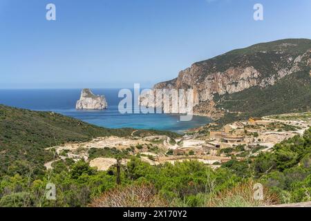 Miniera di Masua in Sardegna, Sullo sfondo il Pan di Zucchero e a Verlobte Porto Flavia Stockfoto