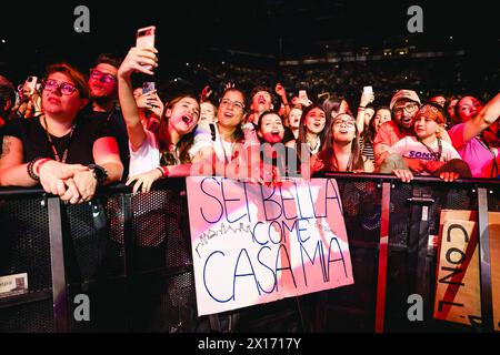 Mailand, Italien. April 2024. Pinguini Tattici Nucleari tritt am 12. April 2024 live im Forum Assago in Mailand auf. (Foto: Alessandro Bremec/NurPhoto) Credit: NurPhoto SRL/Alamy Live News Stockfoto