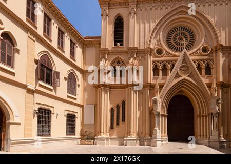 Neogotische Kirche des Heiligen Herzens Jesu - Iglesia del sagrado corazón, in der Altstadt von Málaga. Stockfoto