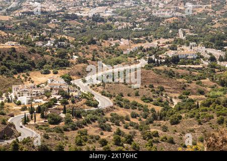 Berglandschaft in der Nähe des berühmten Bergdorfes Mijas in Andalusien; Costa del Sol, Spanien. Stockfoto
