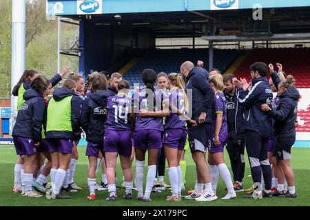 Blackburn, Großbritannien. April 2024. Ewood Park, Blackburn, England, 14. April 2024: Players of Reading nach dem Barclays FA Womens Championship-Spiel zwischen Blackburn Rovers und Reading im Ewood Park in Blackburn, England am 14. April 2024. (Sean Chandler/SPP) Credit: SPP Sport Press Photo. /Alamy Live News Stockfoto
