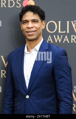 Carlos Acosta fotografierte die Ankunft bei den Olivier Awards 2024 mit Mastercard in der Royal Albert Hall in London, Großbritannien am 14. April 2024. Bild von Julie Edwards. Stockfoto