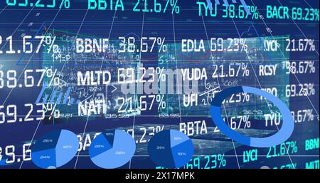 Bild der Verarbeitung von Finanzdaten über mathematische Gleichungen auf schwarzem Hintergrund Stockfoto