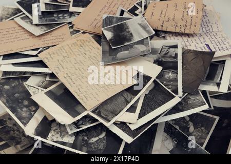 Vintage Amateur-Nachkriegsfotos und Postbriefe, 1940er Jahre Stockfoto