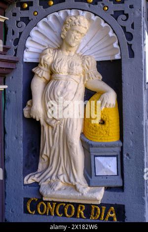 Symbolfigur Concordia, Eintracht, Portaldetail am Rathaus Muenden, Weser Renaissance, Hannoversch Muenden, Hann. Muenden, Niedersachsen Stockfoto