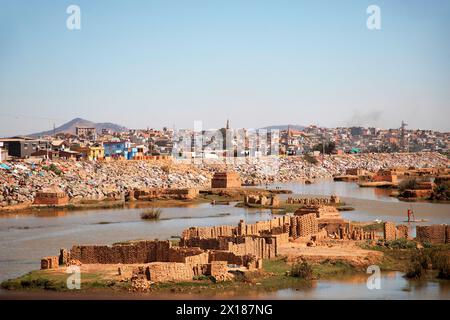 Antananarivo, Madagaskar 07. Oktober 2023. Stadtbild, Tana, Hauptstadt Madagaskars. Menschen und Straßen der armen Hauptstadt und der größten Stadt Madagaskars. d Stockfoto