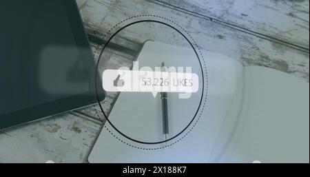 Bild eines gleichartigen Symbols mit steigenden Zahlen über digitalem Tablet, Tagebuch, Laptop auf Holzoberfläche Stockfoto