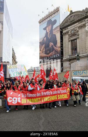 Les salariés du Commerce défilent à Paris et promettent au Ministry Guérini un Incendie Social s'ils n'obtiennent pas Satisfaction lors des JO Stockfoto