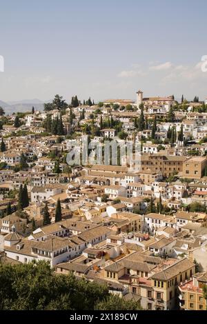 Das Albaicin-Viertel in der Stadt Granada, das aus dem Alhambra-Palast in Spanien stammt Stockfoto