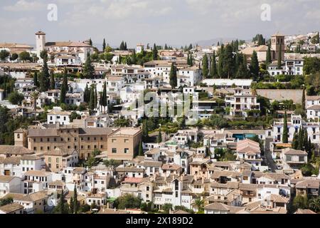 Das Albaicin-Viertel in der Stadt Granada, das aus dem Alhambra-Palast in Spanien stammt Stockfoto