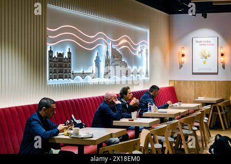 Flughafen Edinburgh, Abfluglounge, Pret A Manger Stockfoto