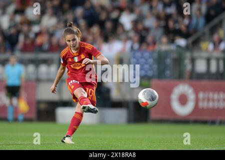 Rom, Italien. 15. April 2024, Stadio Tre Fontane, Roma, Italien; Serie A Frauen – Scudetto Poule – Fußball; Roma versus Juventus; Manuela Giugliano von AS Roma Credit: Roberto Ramaccia/Alamy Live News Stockfoto