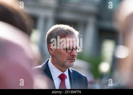 Der kenianische Präsident William Ruto trifft auf der Joint Base Andrews in Maryland ein, begrüßt von Dr. Jill Biden am 22. Mai vor einem Staat in Washington DC Stockfoto