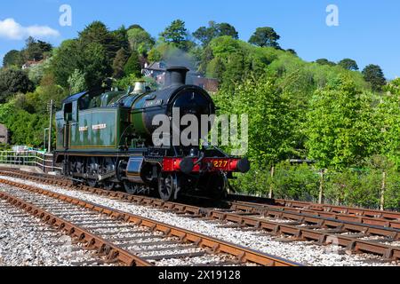 UK, England, Devon, GWR Dampflokomotive Nr. 4277 „Hercules“ an der Kingswear Station an der Dartmouth Steam Railway Stockfoto