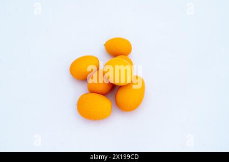 Kumquatfrucht isoliert auf weißem Hintergrund Stockfoto