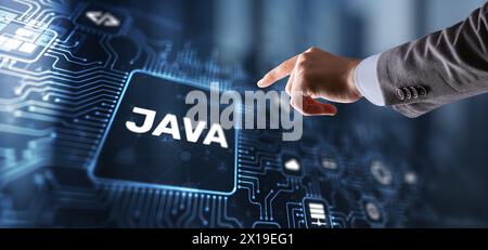 Geschäftsmann klickt auf Java Programmiersprache Anwendungskonzept auf virtuellen Bildschirm Stockfoto