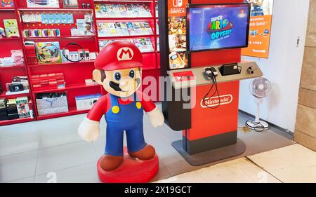 SHANGHAI, CHINA - 25. FEBRUAR 2024 - der Nintendo Switch Spielekonsolen-Store in Shanghai, 25. Februar 2024. Stockfoto