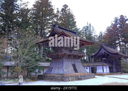 DaiMon Gate, das Tor zum Mt. Koya wurde im 11. Jahrhundert in Koyasan, Koya, Ito District, Wakayama, Japan, erbaut Stockfoto