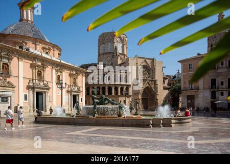 Fuente Rio Turia en la Plaza de la Virgen Santa María, Catedral de Valencia, Basílica de Virgen la Indefenso. España Stockfoto