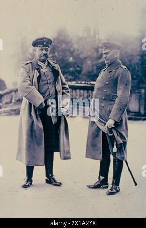 Feldmarschall Paul von Hindenburg (links) und General Ludendorff, Deutschland 1917 Stockfoto