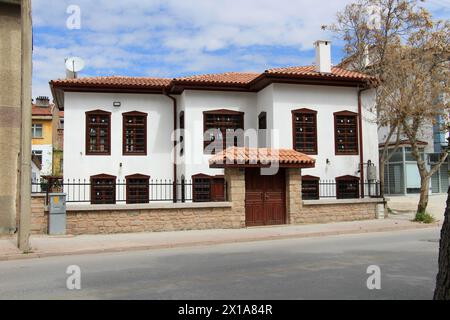 Ein traditionelles Haus in der Sedirler Straße in Konya. Das Haus wurde im 20. Jahrhundert erbaut, während der letzten Periode des Osmanischen Reiches. Stockfoto