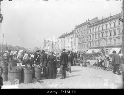 Wien 6, links Wienzeile 16ff, Blick über den Naschmarkt in Richtung Magdalenenstraße. Ehemalige Magdalenstraße (Magdalenstraße) 16, 1910 - 19100101 PD3205 - Rechteinfo: Rights Managed (RM) Stockfoto