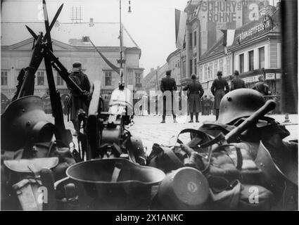 Parade der Heimwehr in der Wiener Neustadt, 1928 - 19280101 PD3413 - Rechteinfo: Rights Managed (RM) Stockfoto