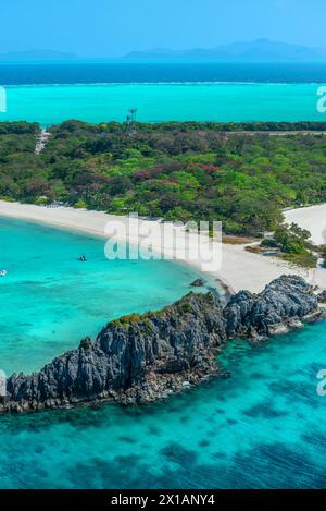 Ein Luftporträt der Insel Aman Pulo auf den Philippinen Stockfoto