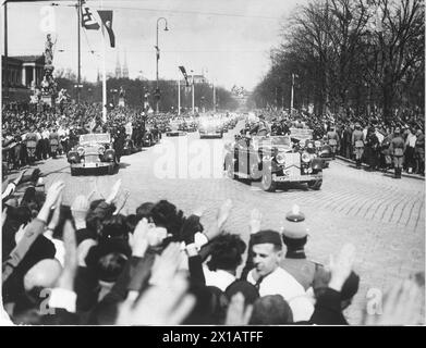 Tag des Großdeutschen Reiches in Wien, Hitler an der Ringstraße, 9.4.1938 - 19380409 PD0039 - Rechteinfo: Rights Managed (RM) Stockfoto
