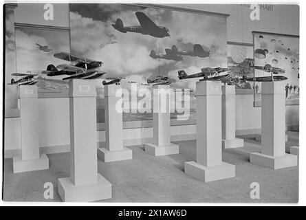 Ausstellung „der Sieg im Westen“, Präsentation aus Flugzeugminiaturen, 17.11.1940 - 19401117 PD0024 - Rechteinfo: Rights Managed (RM) Stockfoto