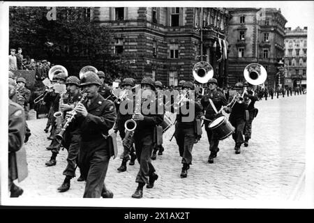 Begrüßungsfeier der Alliierten-Generäle am Schwarzenbergplatz, Militärbericht, 23.08.1945 - 19450823 PD0005 - Rechteinfo: Rights Managed (RM) Stockfoto