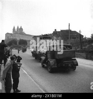 Transport des Pummerins von Linz nach Wien, Abfahrt nach Melk, 25.04.1952 - 19520425 PD0018 - Rechteinfo: Rights Managed (RM) Stockfoto