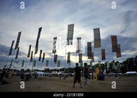 Atmosphäre während des WOMAD Festivals 2013 im Charlton Park, Wiltshire. Stockfoto