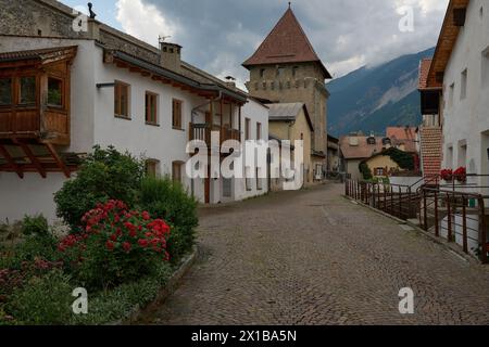 Blick auf das alte Dorf Glurns in Südtirol Stockfoto