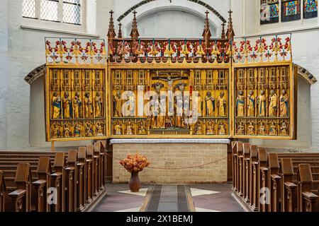 Der ehemalige Hochaltar der Nikolaikirche in der Marienkirche in Rostock, Mecklenburg-Westpometanien. Stockfoto