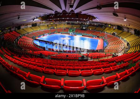 Blick auf das Indoor-Stadion Huamark während des AFC Futsal Asian Cup Thailand 2024 Turniers in Bangkok. (Foto: Amphol Thongmueangluang / SOPA Images/SIPA USA) Stockfoto