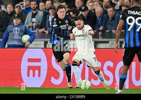 Maxim de Cuyper (55) vom Club Brugge verteidigte sich gegen Andrija Zivkovic (14) von PAOK während der Endrunde der UEFA Conference League Quarter – das erste Legspiel in der Saison 2023-2024 zwischen Club Brugge KV und PAOK Saloniki am 11. April 2024 in Brügge, Belgien. (Foto: David Catry / Isosport) Stockfoto