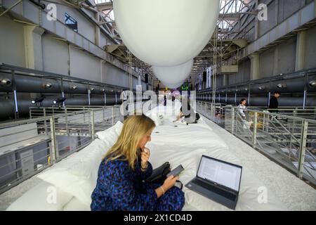 Mailand, Italien. April 2024. 1., Ikea per il Fuorisalone 2024 in Via Tortona - Design Week - Marted&#xec; 16. April 2024 (Foto Claudio Furlan/Lapresse) 1., Ikea for Fuorisalone 2024 in Tortona Street - Design Week - Dienstag, 16. April 2024 (Foto Claudio Furlan/Lapresse) Credit: LaPresse/Alamy Live News Stockfoto