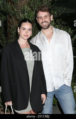 LOS ANGELES - 10. APR: Natalie Joy, Nick Viall bei der Going Home with Tyler Cameron Kickoff Party im 1 Hotel am 10. April 2024 in West Hollywood, CA (Foto: Katrina Jordan/SIPA USA) Stockfoto