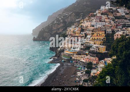Foto der Stadt Positano an der Amalfiküste, Italien. Stockfoto