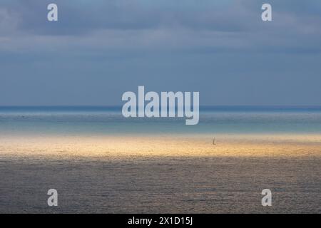 Lumière d'Or au Large du Cap Gris-Nez, Frankreich, Côte d'Opale. Stockfoto