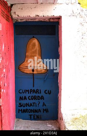 Fiumara Reggio Calabria Italien - Borgo Croce, murales Stockfoto